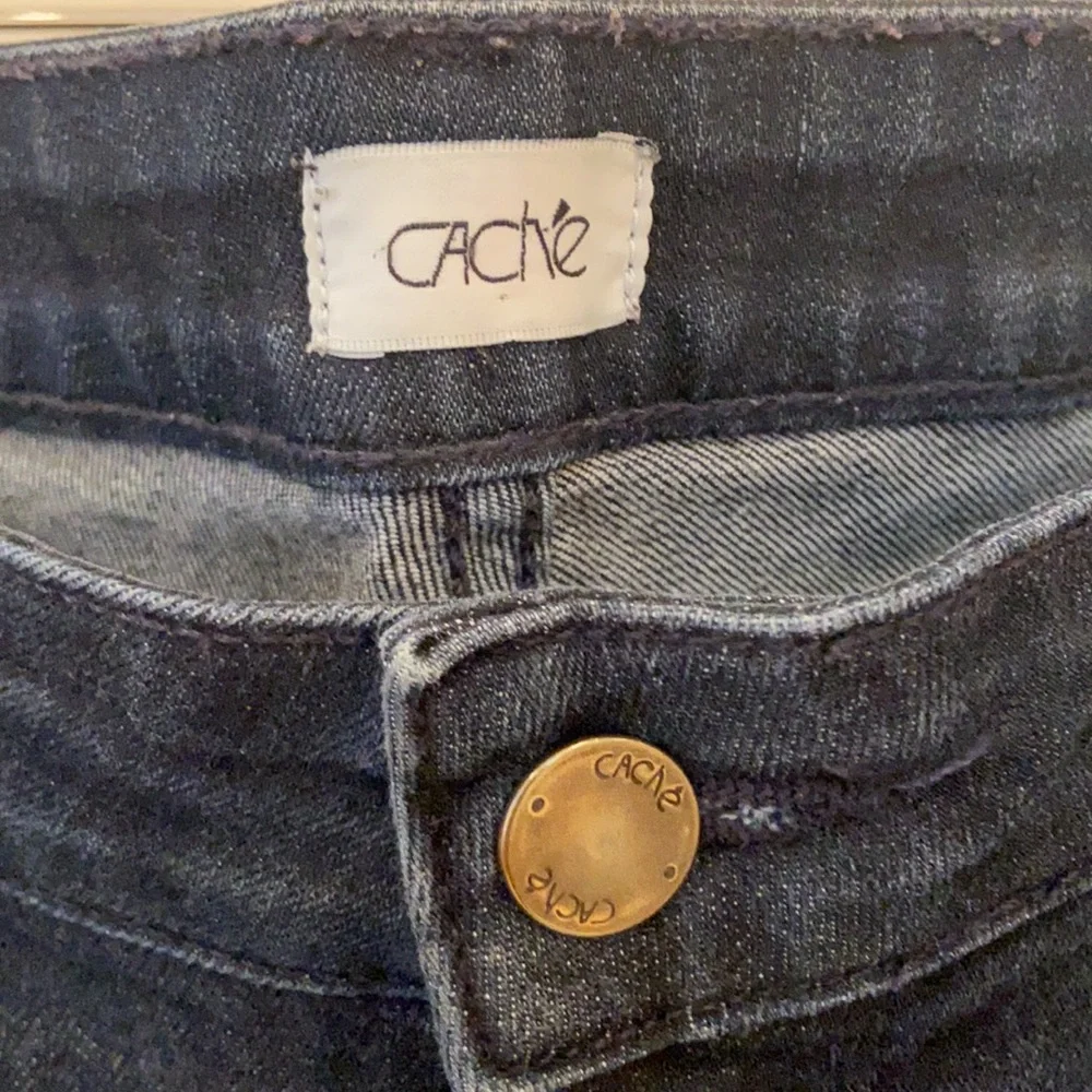 Cache Jeans - Picture 2 of 5
